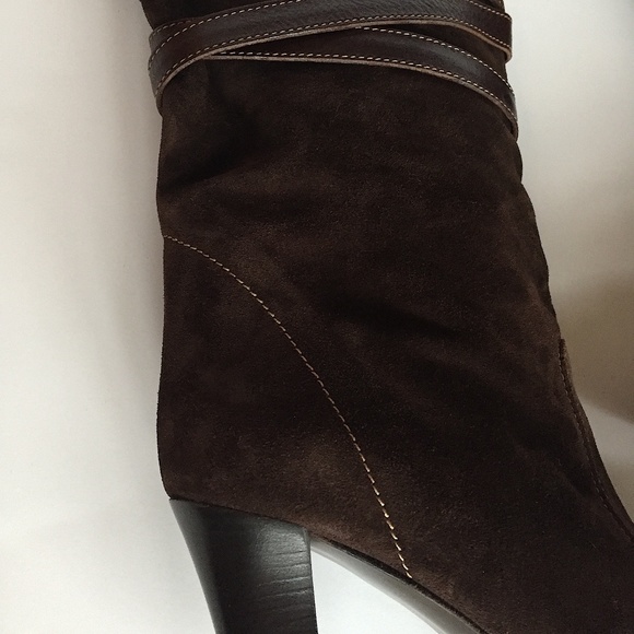 Coach Reiann Chocolate Brown Suede Boots Sz8 - Picture 3 of 7